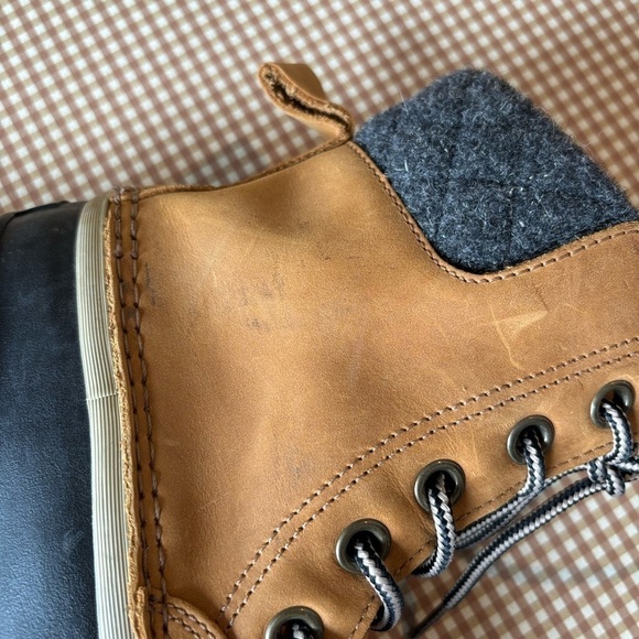 Sorel Hand-crafted waterproof lace up winter women’s boots. Size 7.5 - Picture 9 of 16